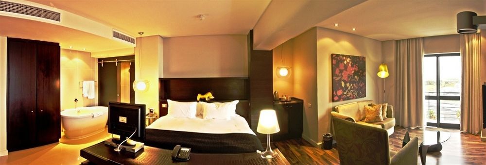 Colosseum Hotel Кейптаун Екстериор снимка