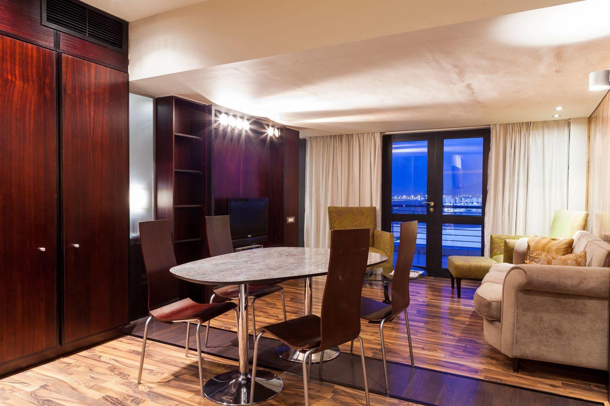 Colosseum Hotel Кейптаун Екстериор снимка