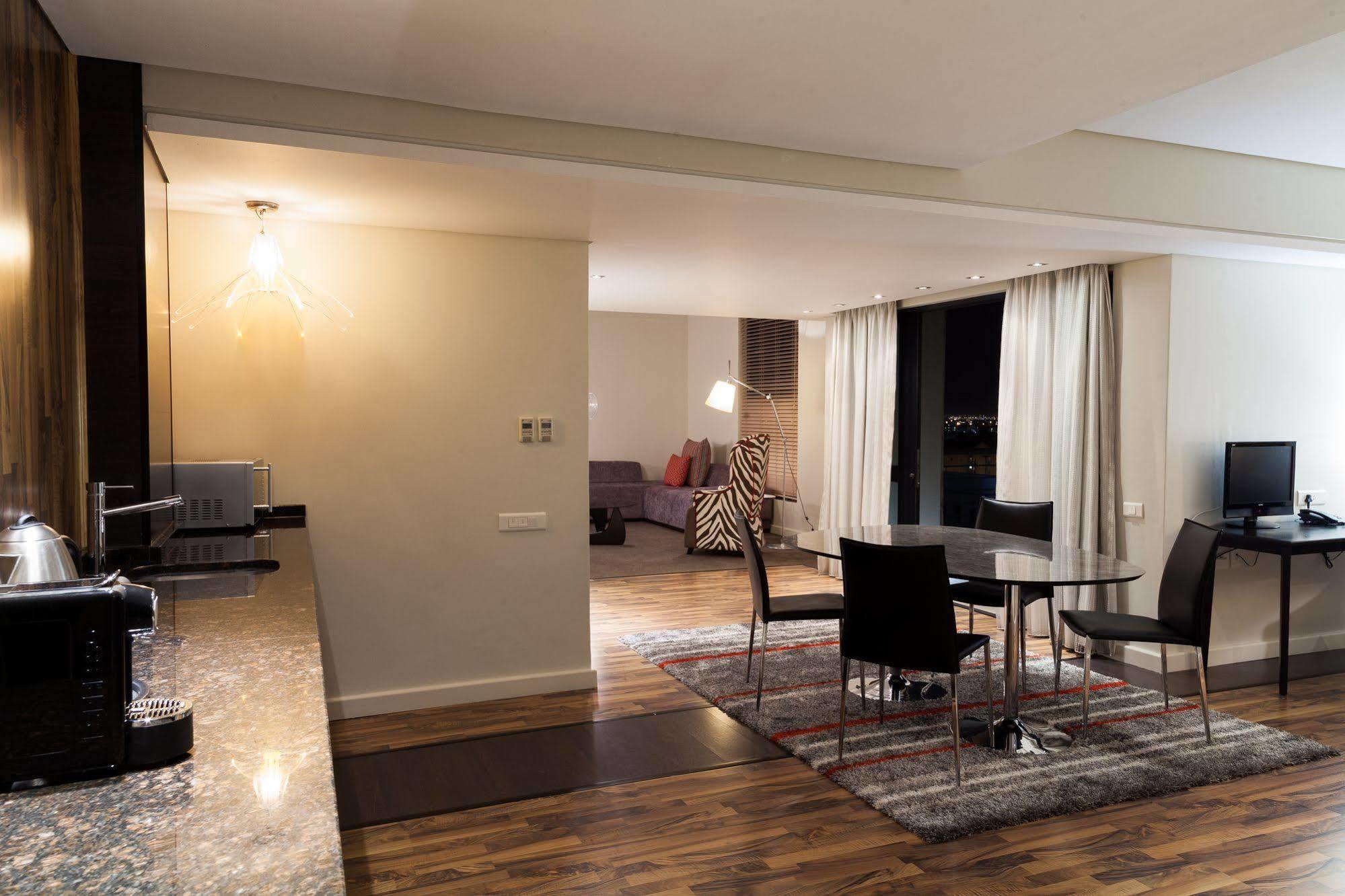Colosseum Hotel Кейптаун Екстериор снимка