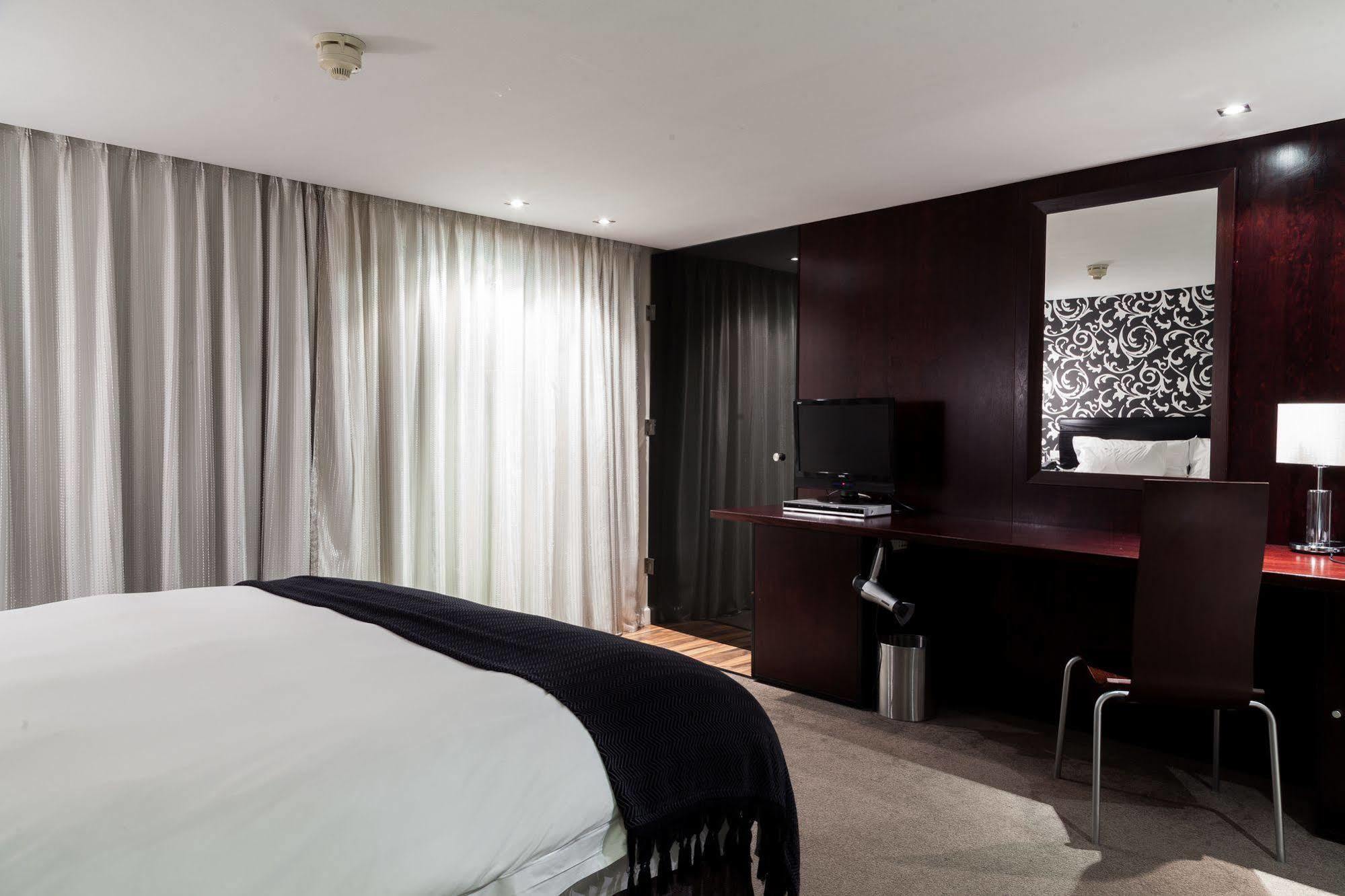 Colosseum Hotel Кейптаун Екстериор снимка