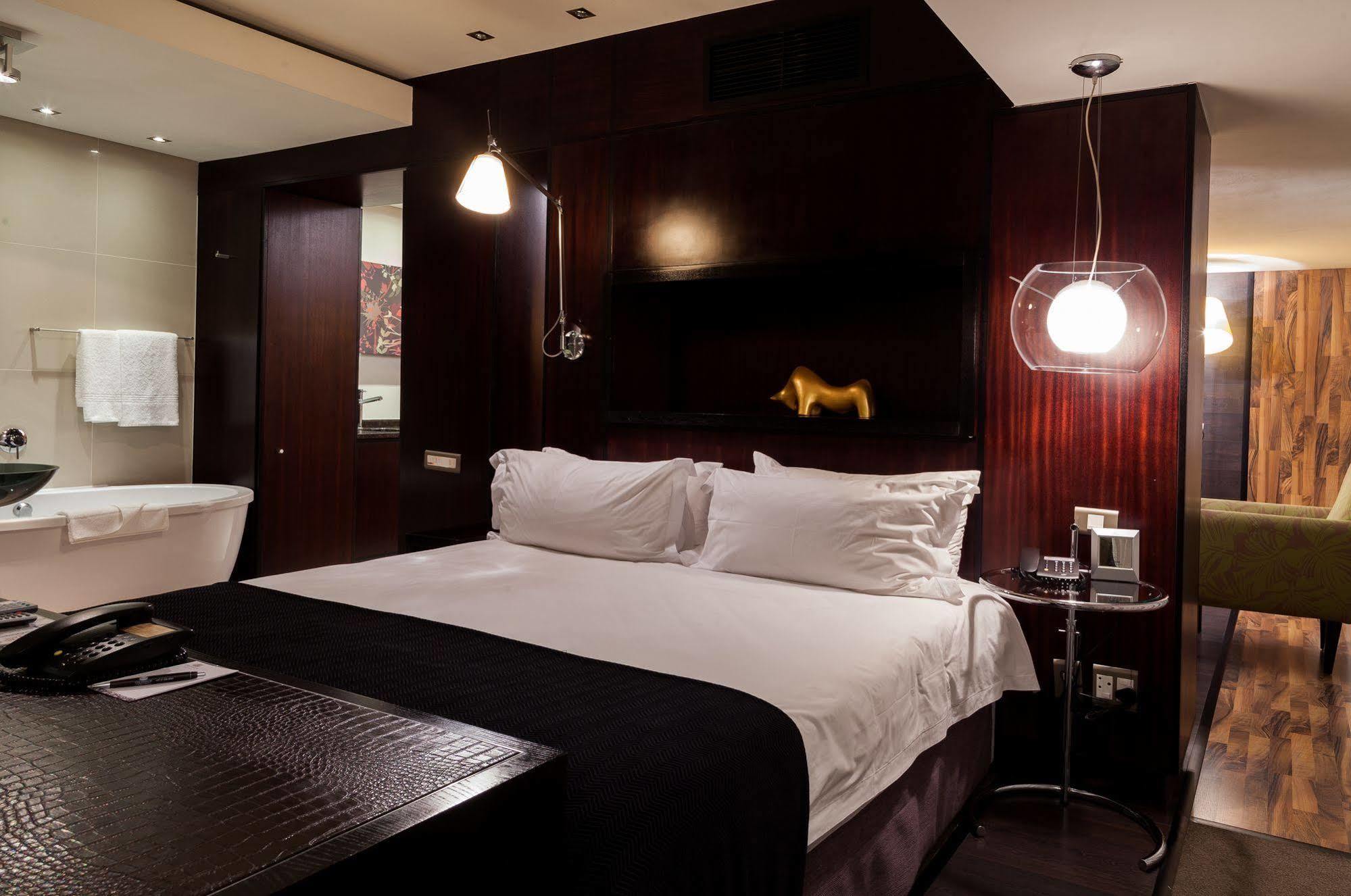 Colosseum Hotel Кейптаун Екстериор снимка