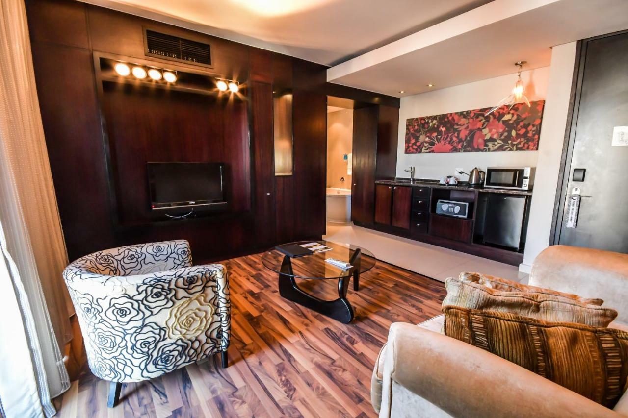 Colosseum Hotel Кейптаун Екстериор снимка