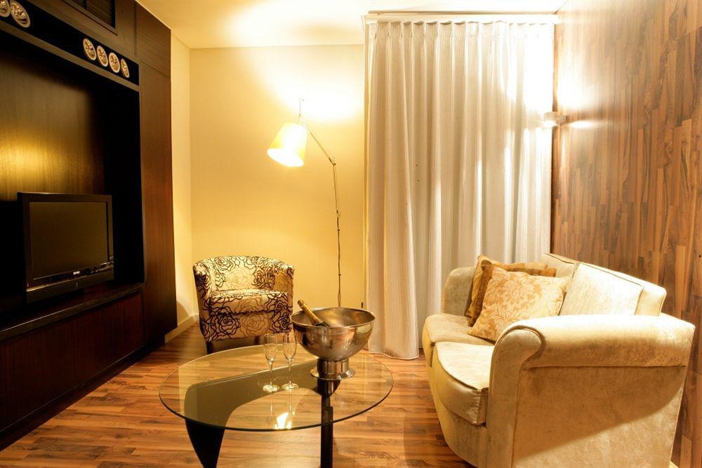 Colosseum Hotel Кейптаун Екстериор снимка